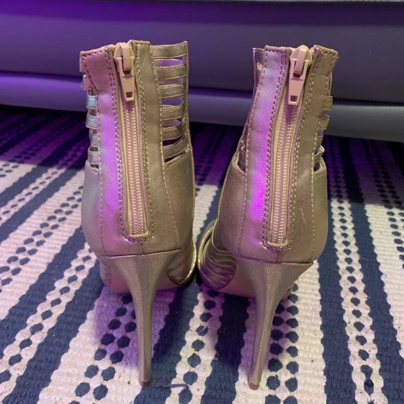 MixNo6 metallic gold strapy heels size 8.5 - Picture 3 of 5